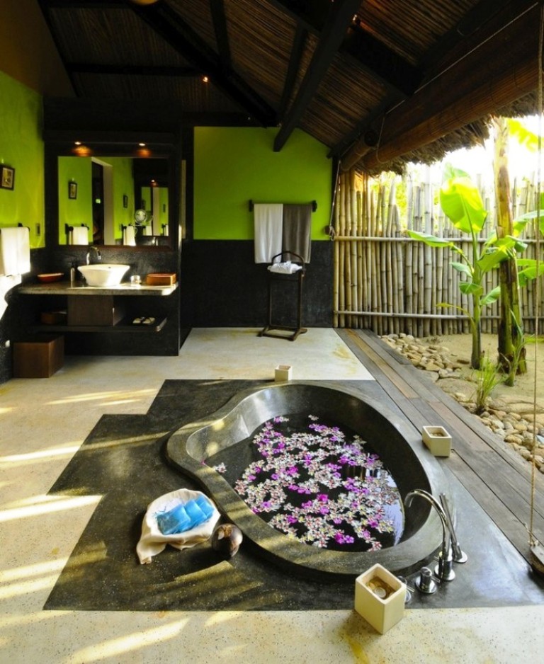 15. Amazing Tropical Bathroom Ideas
