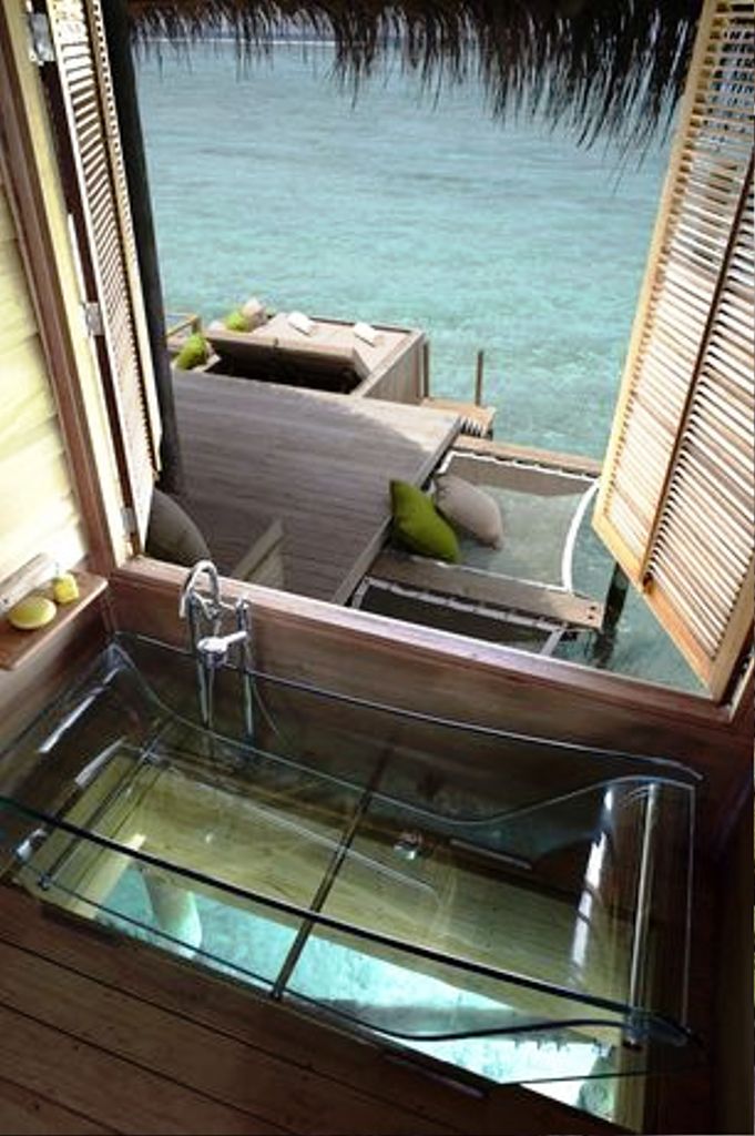 27. Amazing Tropical Bathroom Ideas