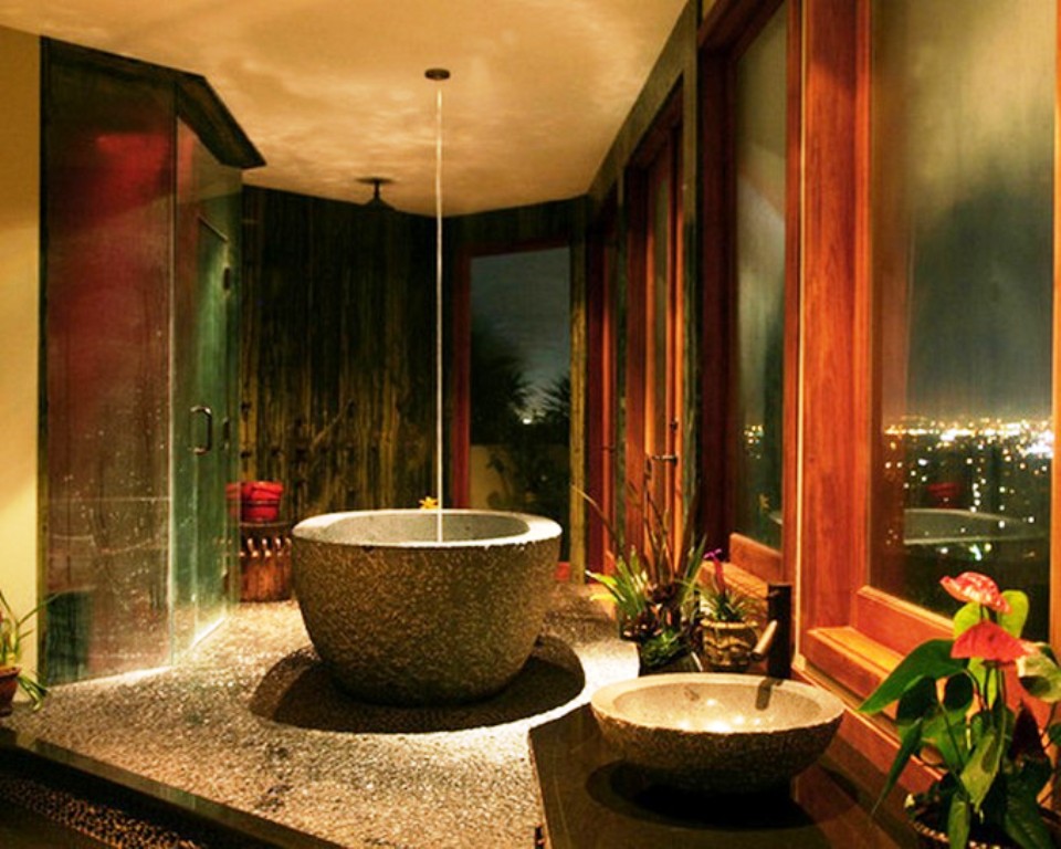31. Amazing Tropical Bathroom Ideas