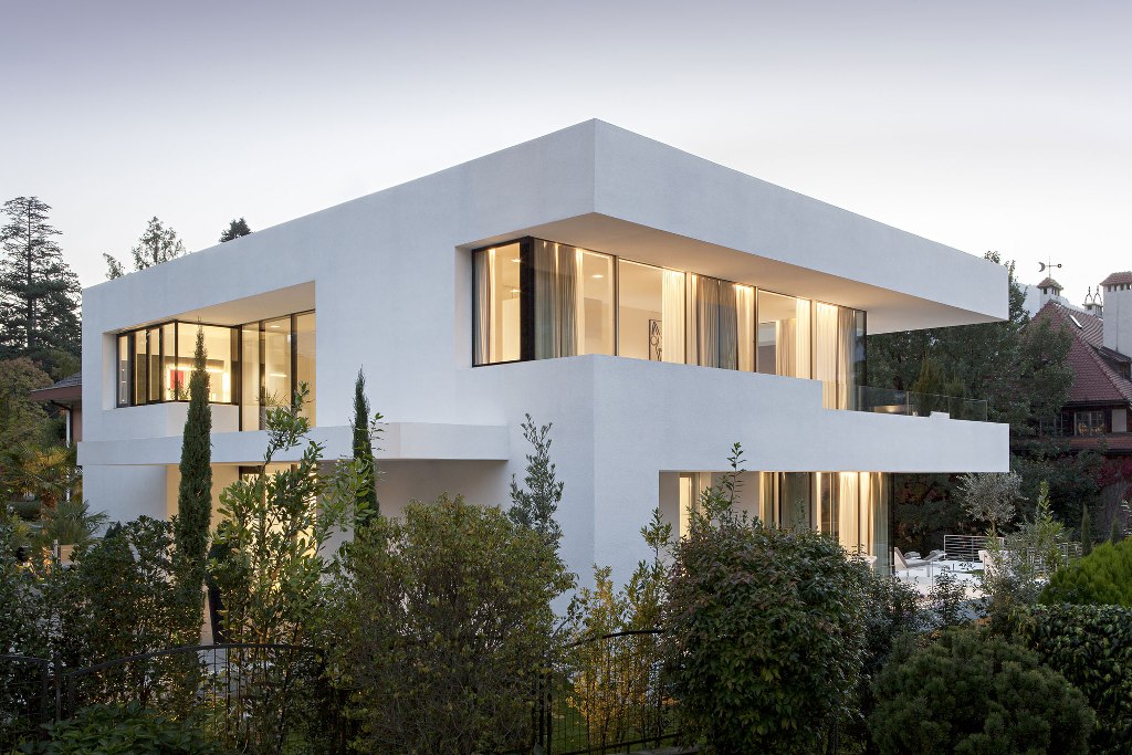 8-Modern Exterior Home Decor Ideas