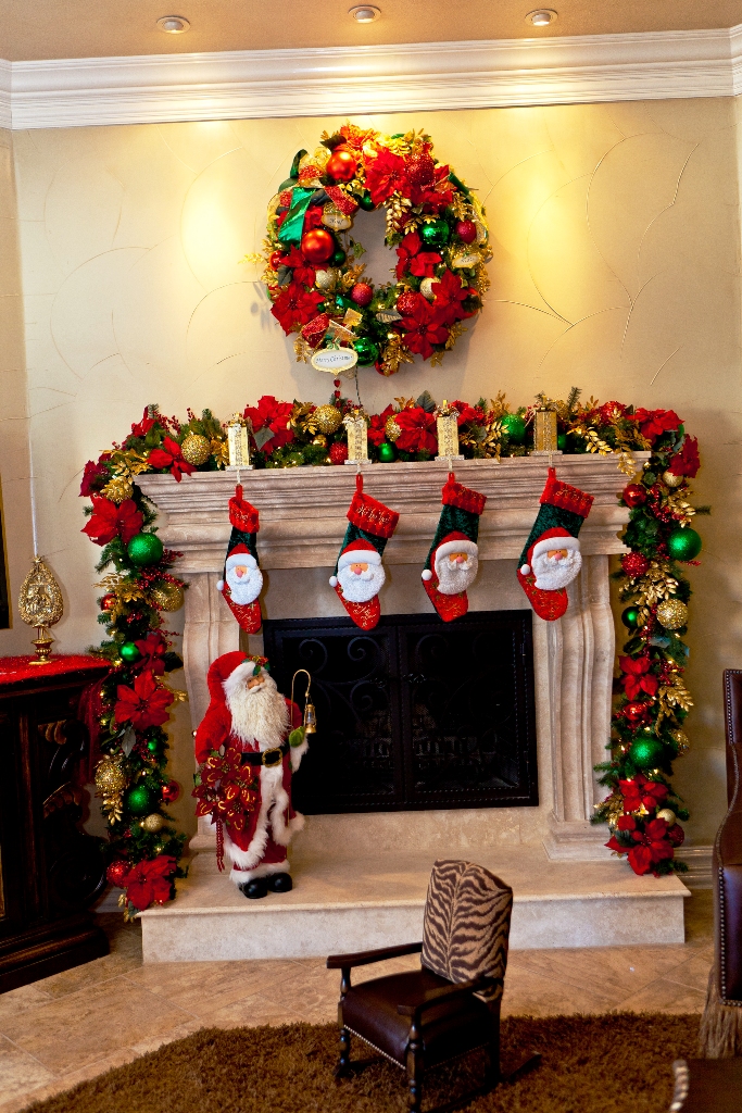 13-fireplace-mantel-decoration-ideas-for-christmas