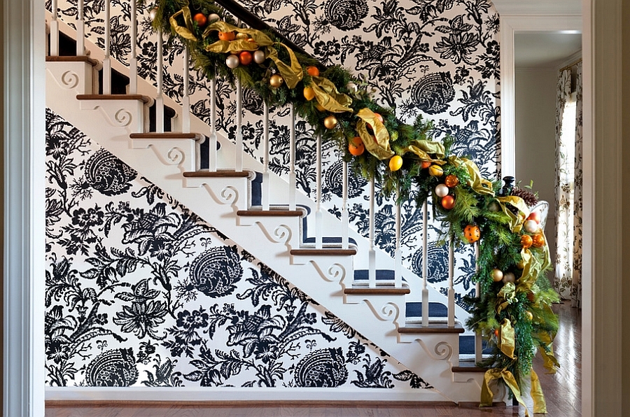 15-christmas-staircase-decorations