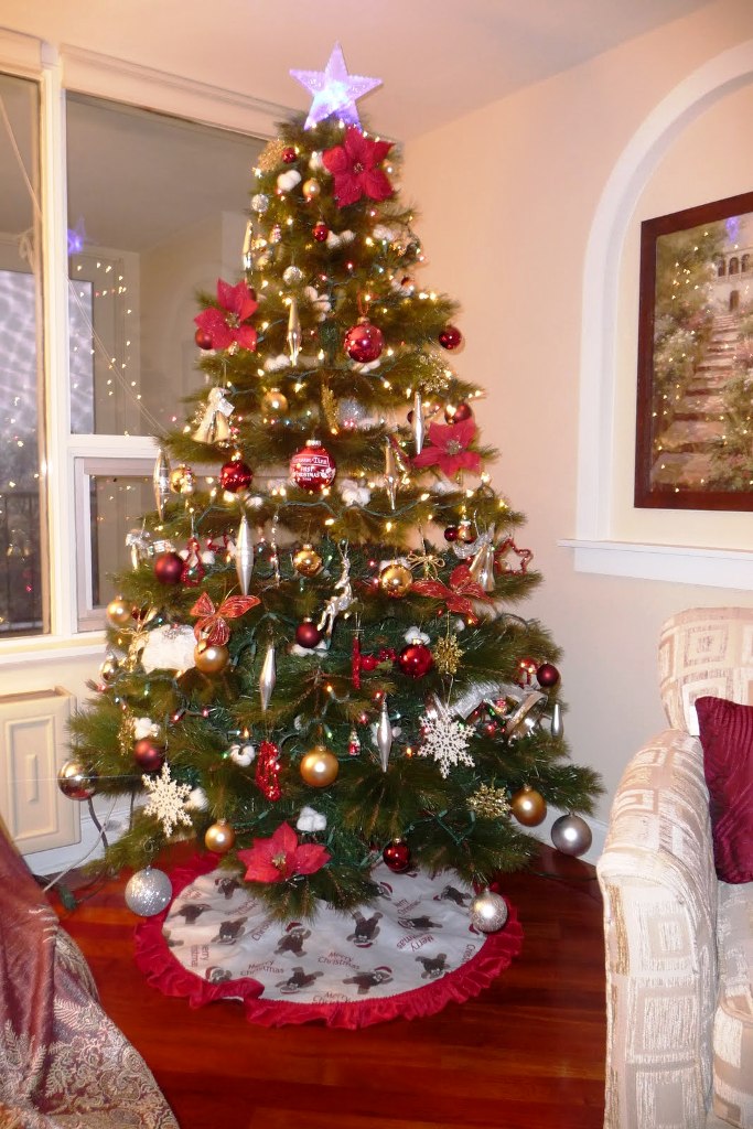 18-festive-christmas-tree-decorating-ideas
