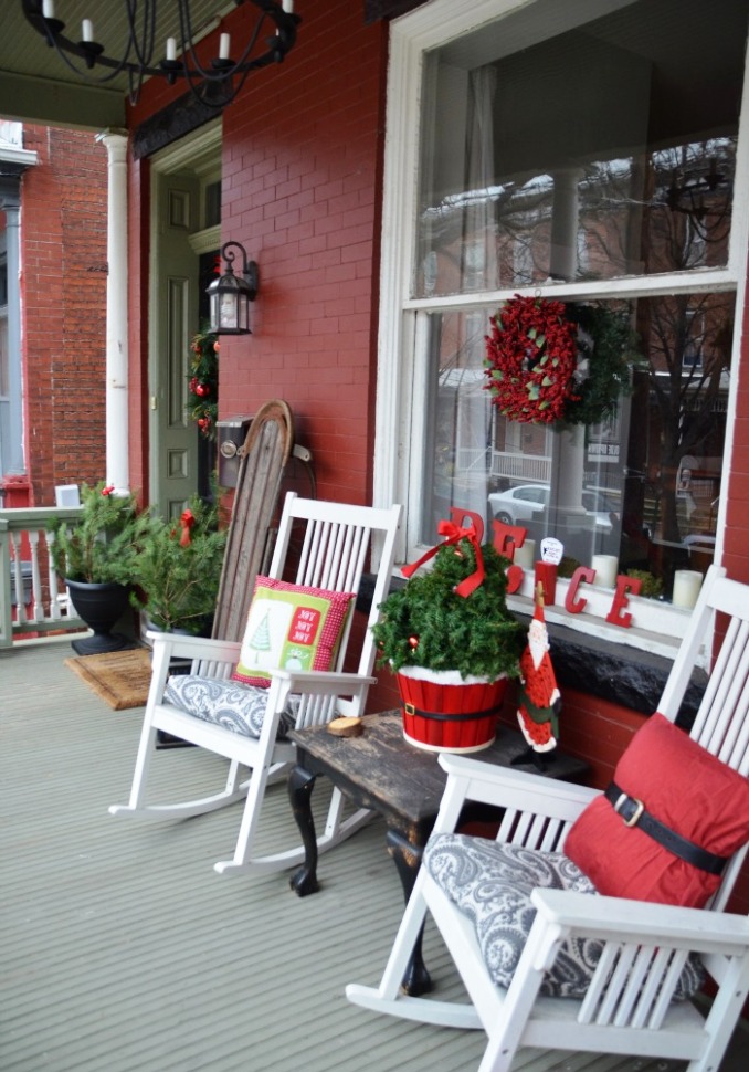 22-christmas-front-porch-decorating-ideas