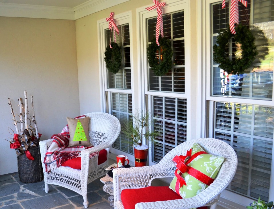 26-Christmas-Front-Porch-Decorating-Ideas
