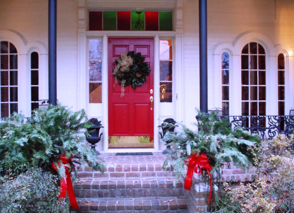 3-christmas-front-porch-decorating-ideas