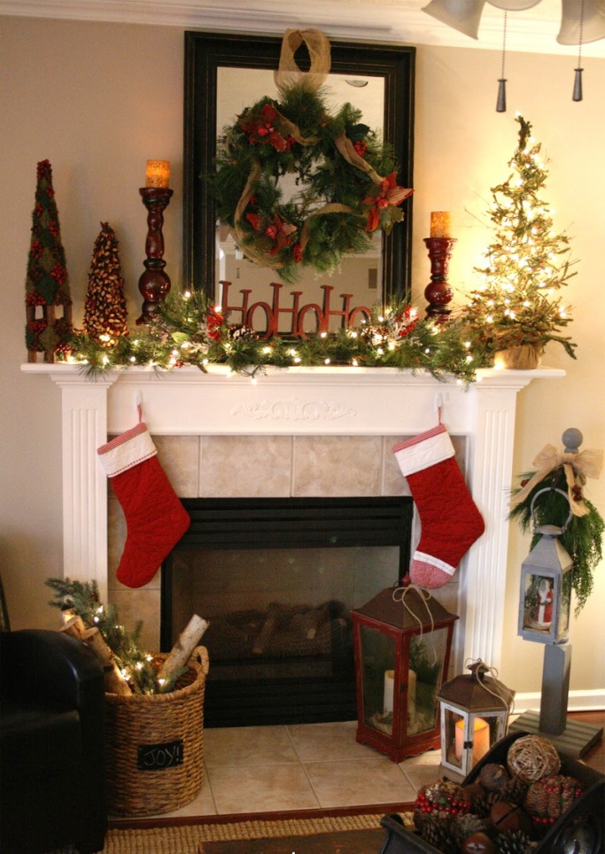 3-Fireplace-Mantel-Decoration-Ideas-for-Christmas