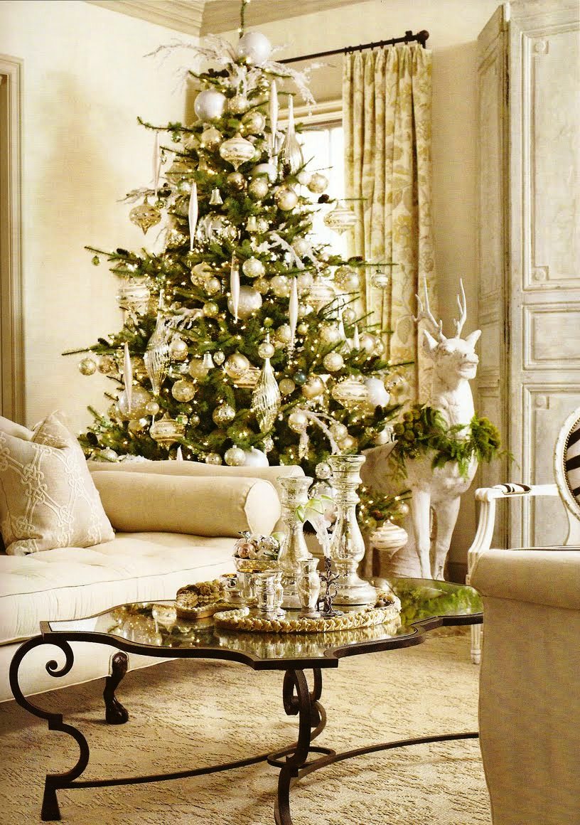 9-festive-christmas-tree-decorating-ideas