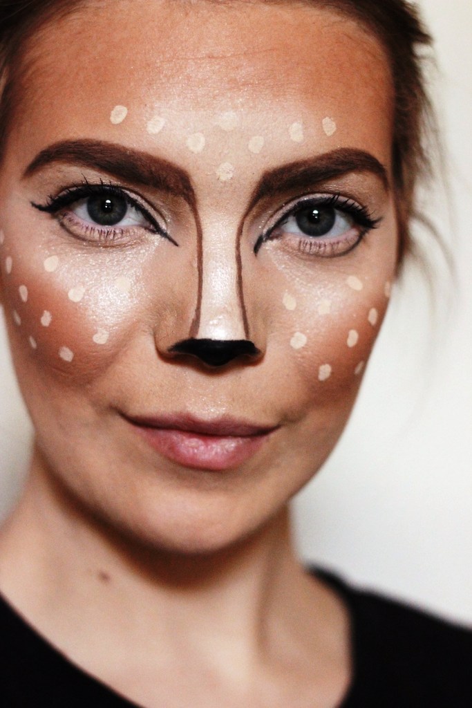 24. Halloween Deer Makeup Ideas