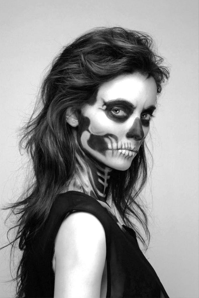 28. Halloween Skull Makeup Ideas