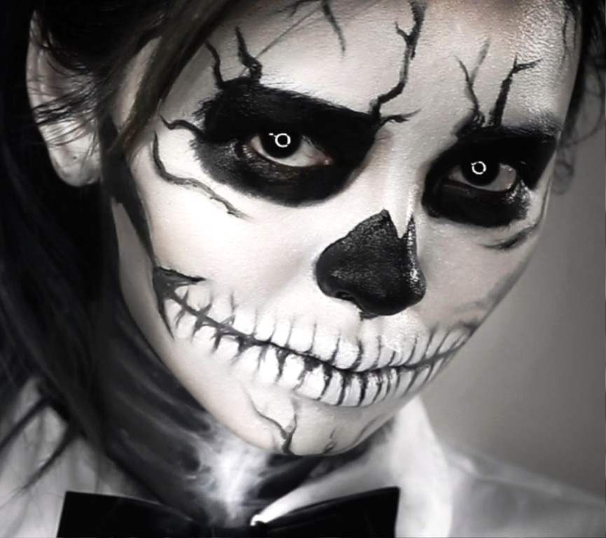 30. Halloween Skull Makeup Ideas