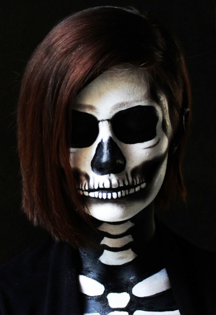 35. Halloween Skull Makeup Ideas