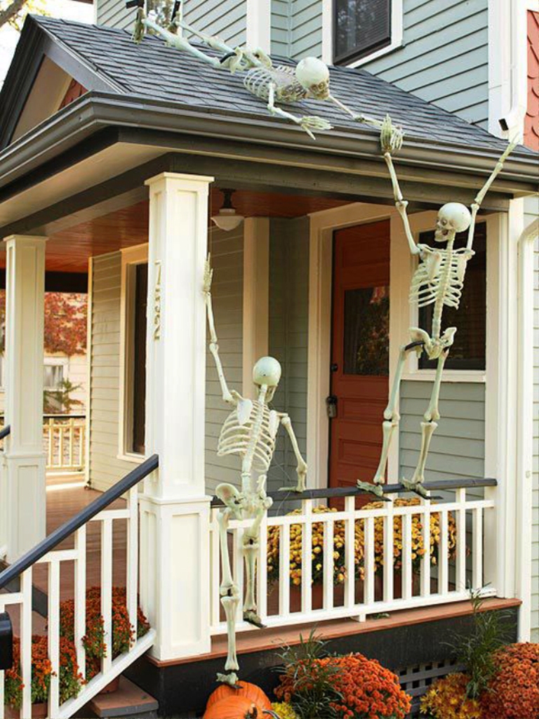 41. Halloween Outdoor Decorating Ideas