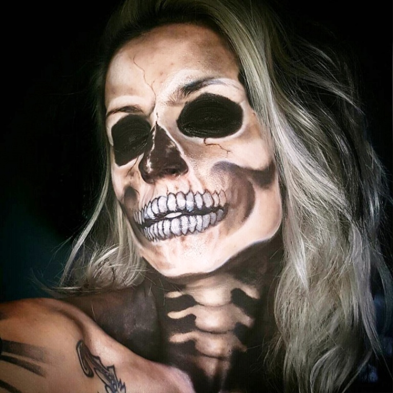 8. Skeleton Makeup