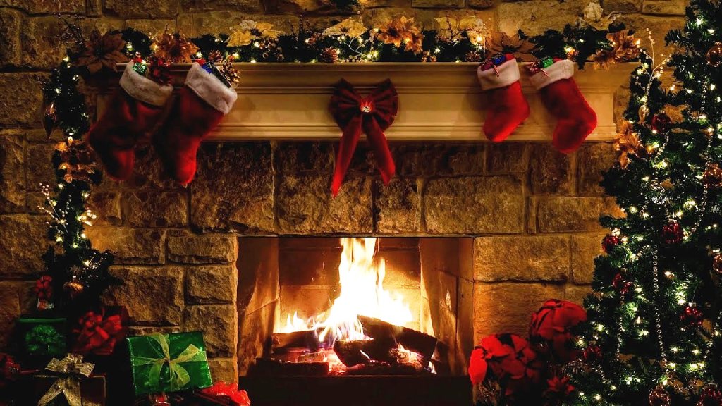 2-Christmas Fireplace