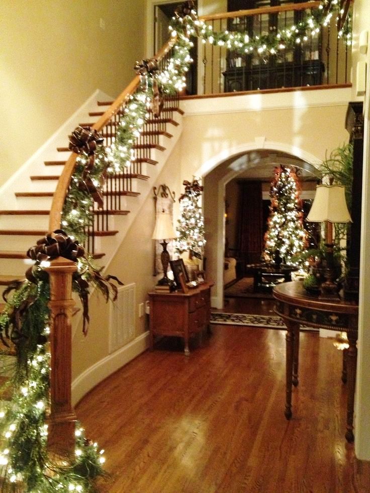 24-Christmas Lights Stairs