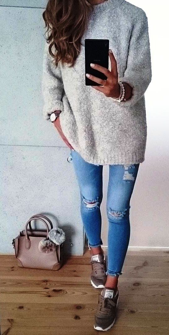 Sweater Style Outfit Ideas For Women To Try (2)