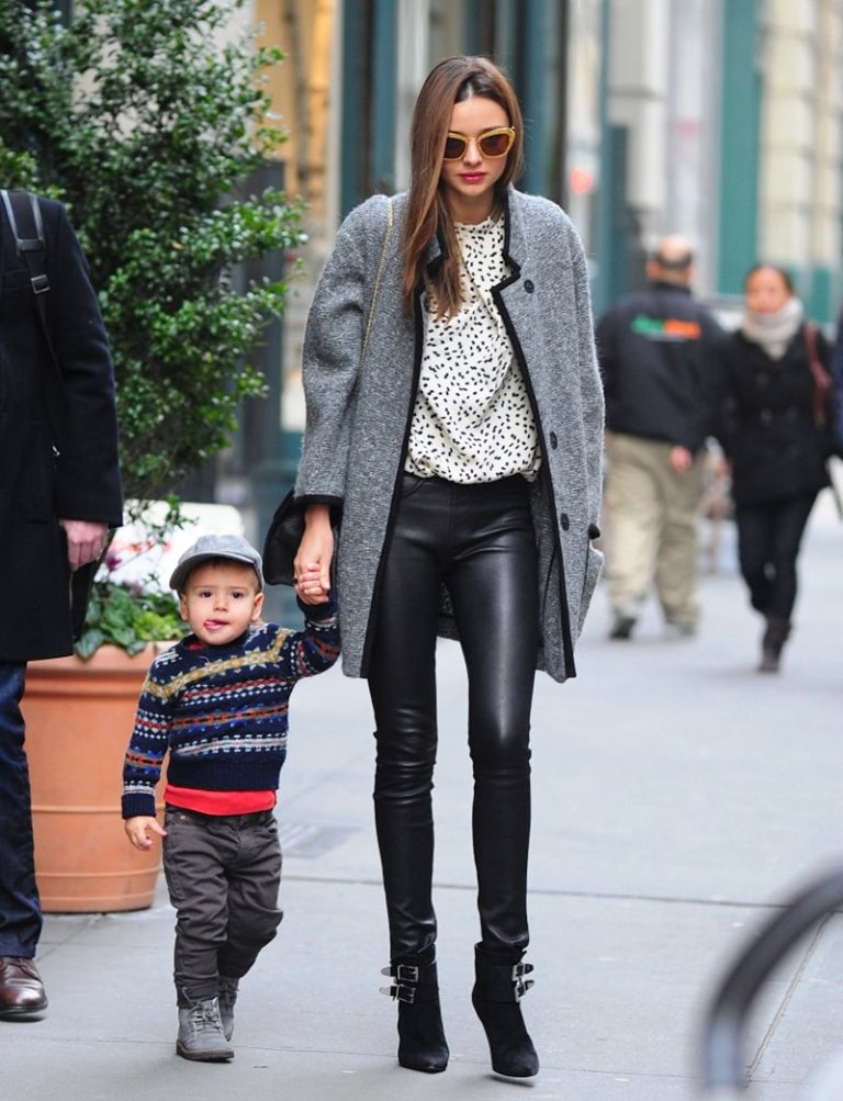 18. Leather Pants Outfit Ideas For Women