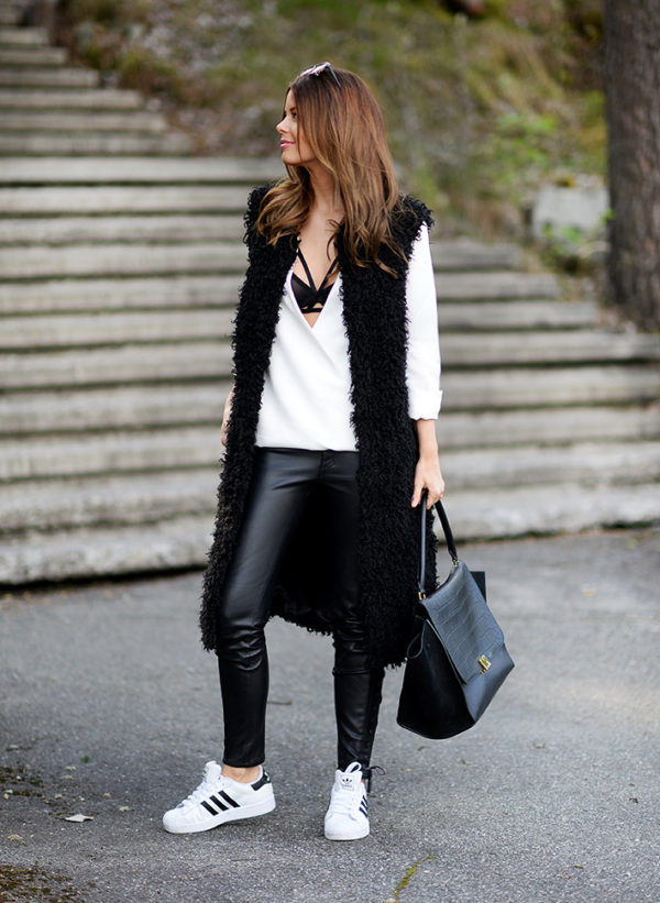 Black pants with white sneakers for women