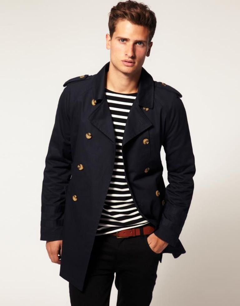 Stripped t-shirt with pea coat