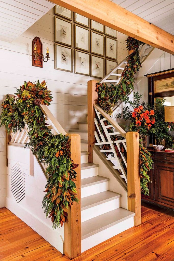 Magnolia Staircase Christmas Decoration