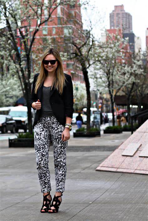 10-Printed Pant Outfit
