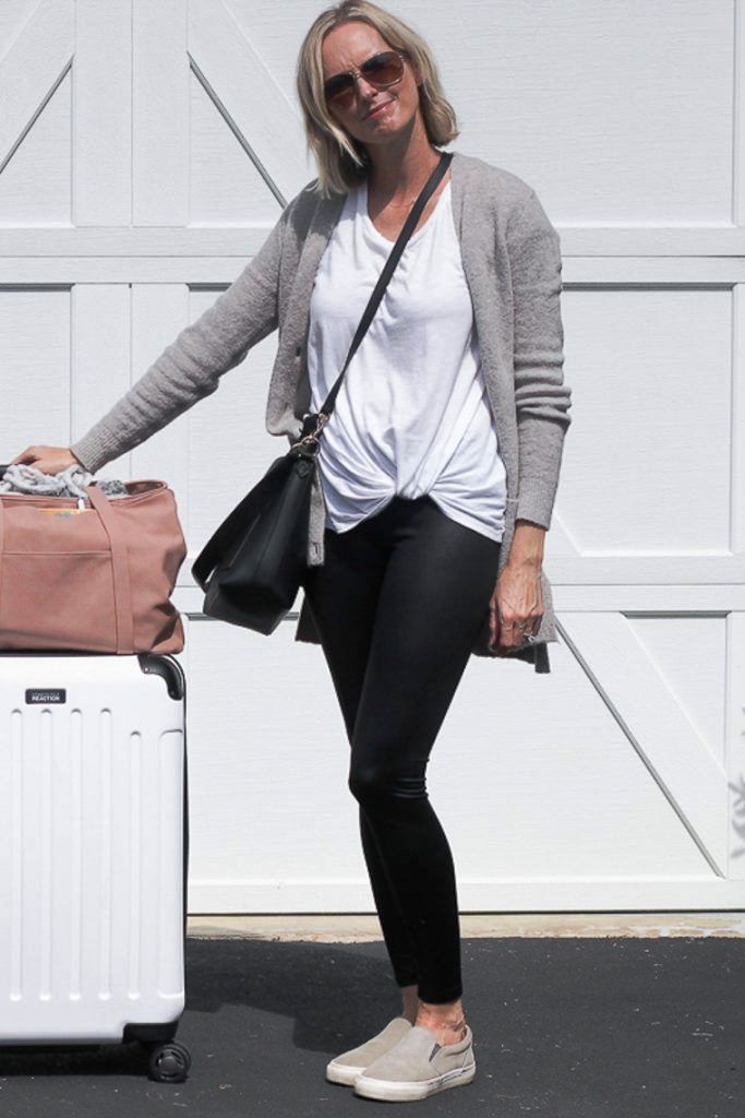 Black Legging Outfits For Traveling