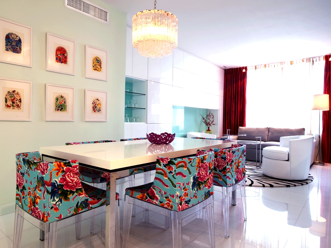 18-Colorful Dining Room
