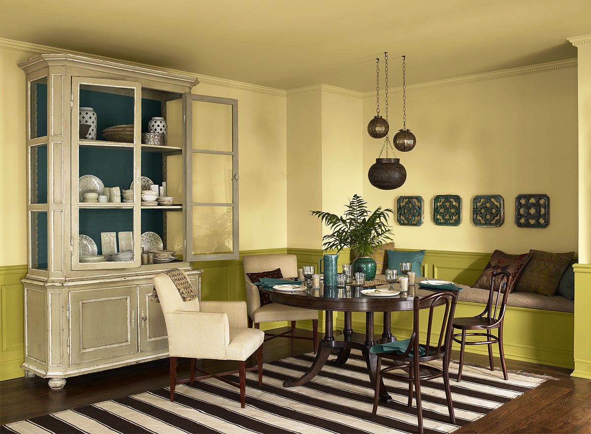 2-Colorful Dining Room