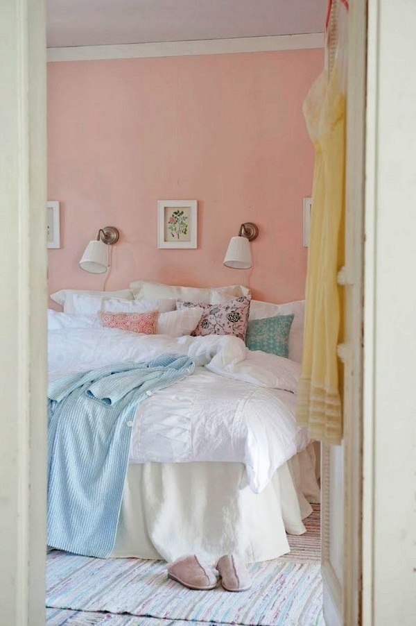 21-Pastel Colored Bedroom