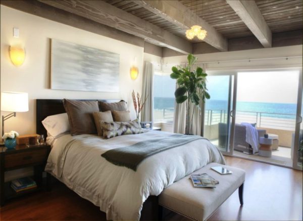 36 Beach Style Master Bedroom 600x437 