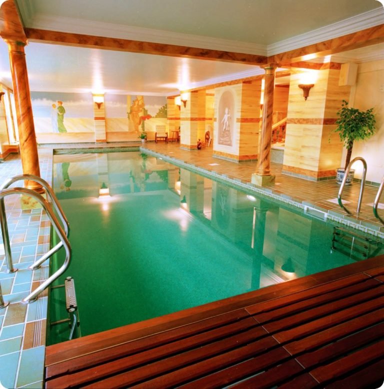 indoor swimming pool contractors