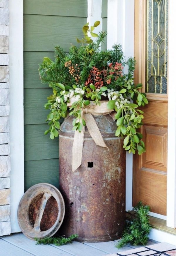 rustic outdoor decor        
        <figure class=