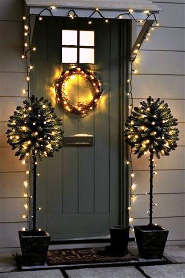 1-christmas-front-door-decoration-ideas