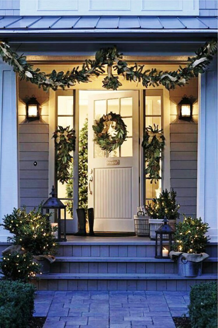 2-christmas-front-door-decoration-ideas