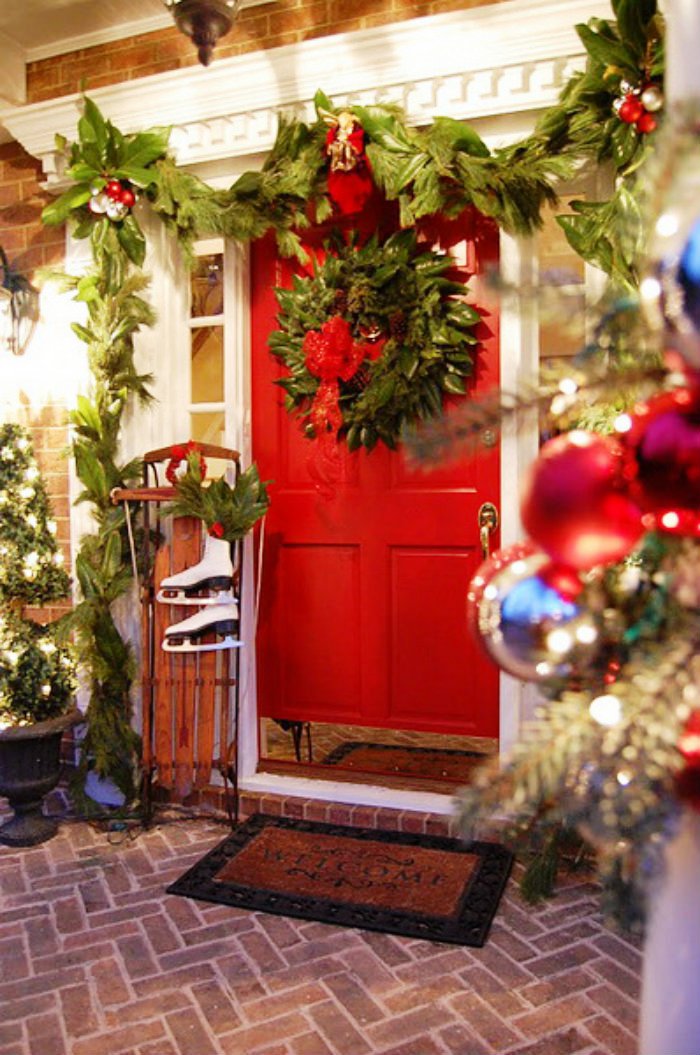21-christmas-front-door-decoration-ideas