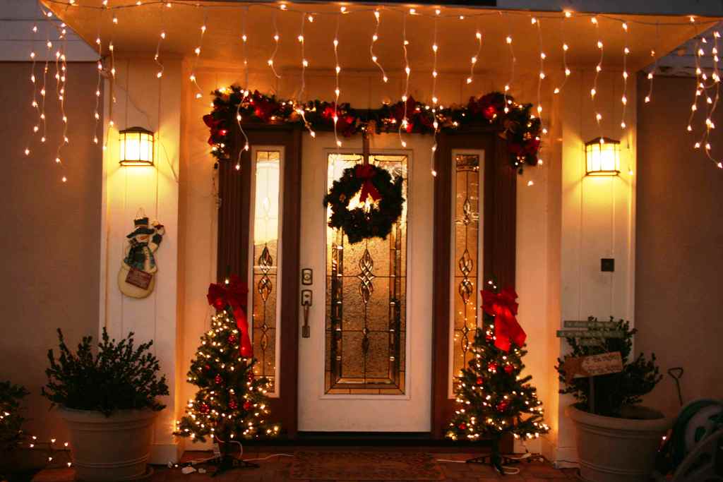 8-christmas-front-door-decoration-ideas