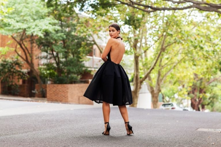 15 Backless Dress Ideas For Women To Make Any Men Fall For You