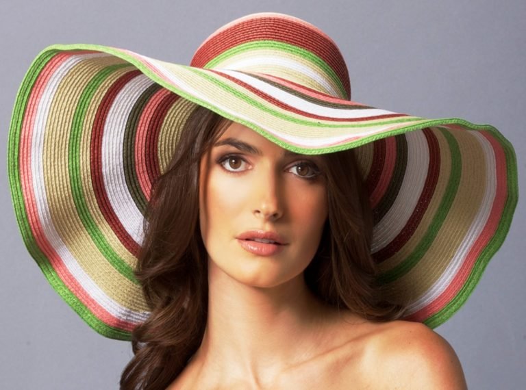 20 Cool Hats For Women To Try Out This Year