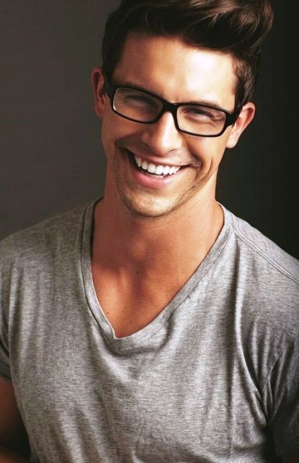 20 Classy Men Wearing Glasses Ideas For You To Get Inspired Instaloverz