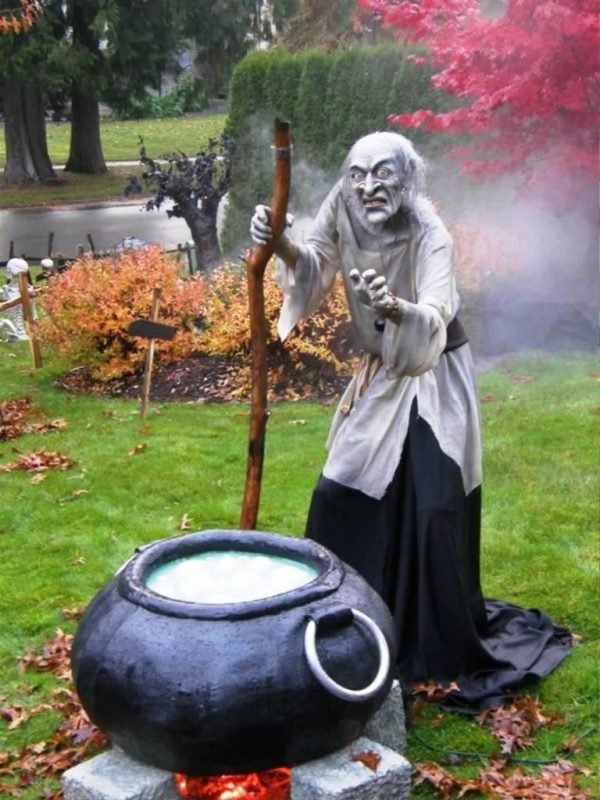 65 Best Halloween Outdoor Decoration Ideas For You Instaloverz   47. Halloween Outdoor Decorating Ideas 600x800 