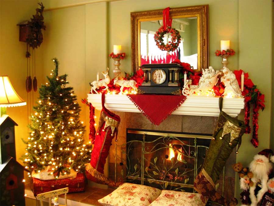 18-Christmas Fireplace Decor