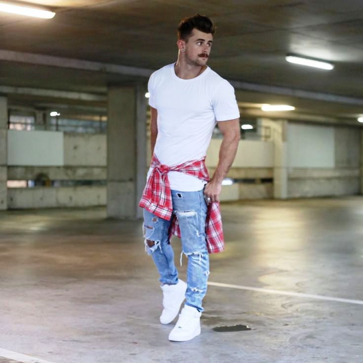 22-Ripped Jeans For Men street style