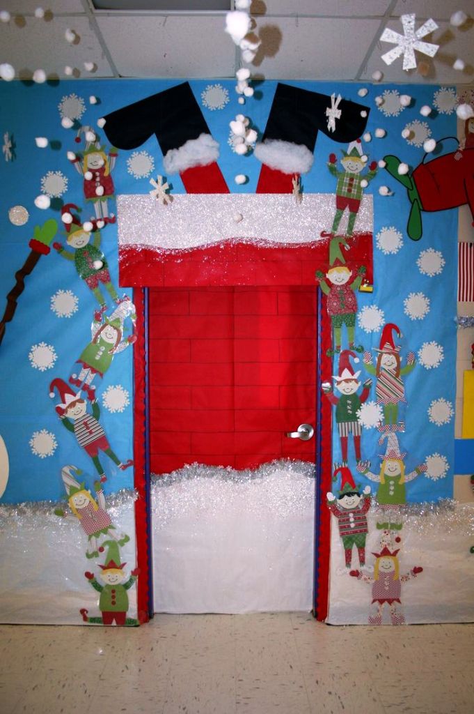 8-Christmas Door Decor