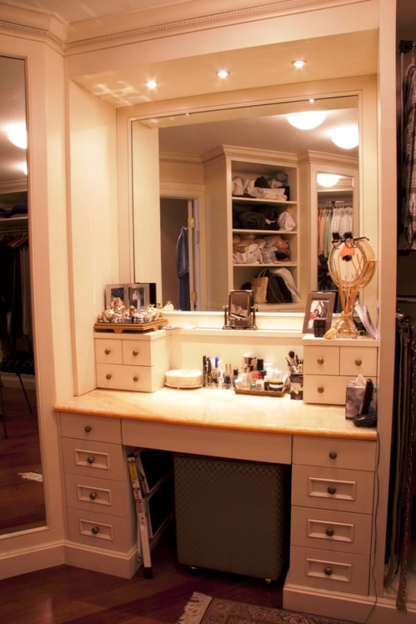 25 Awesome Bedroom Vanity Ideas To Try Out - Instaloverz