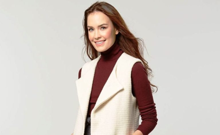 25 Stunning Sleeveless Blazers Ideas To Try