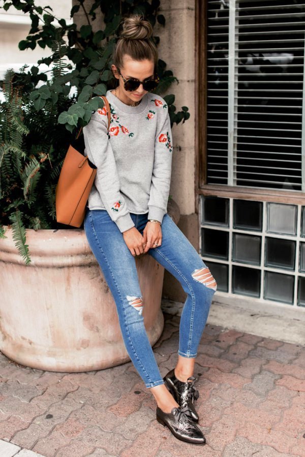 50 Amazing Sweatshirt Outfit Ideas For Women To Try - Instaloverz