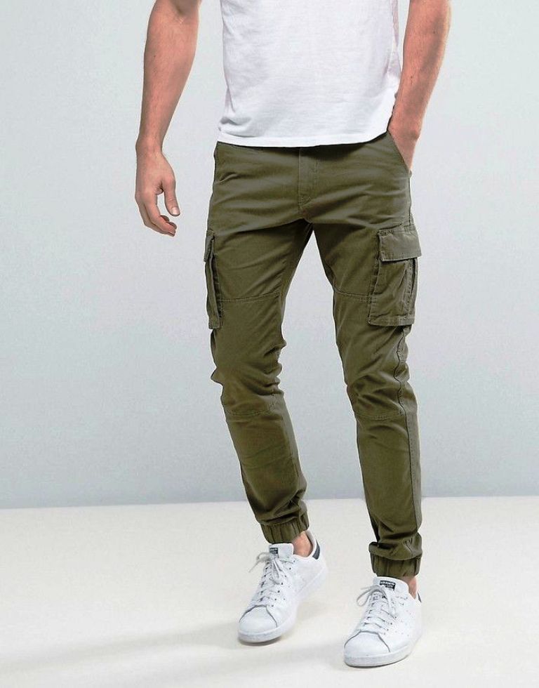 12. Cargo Pants Outfits