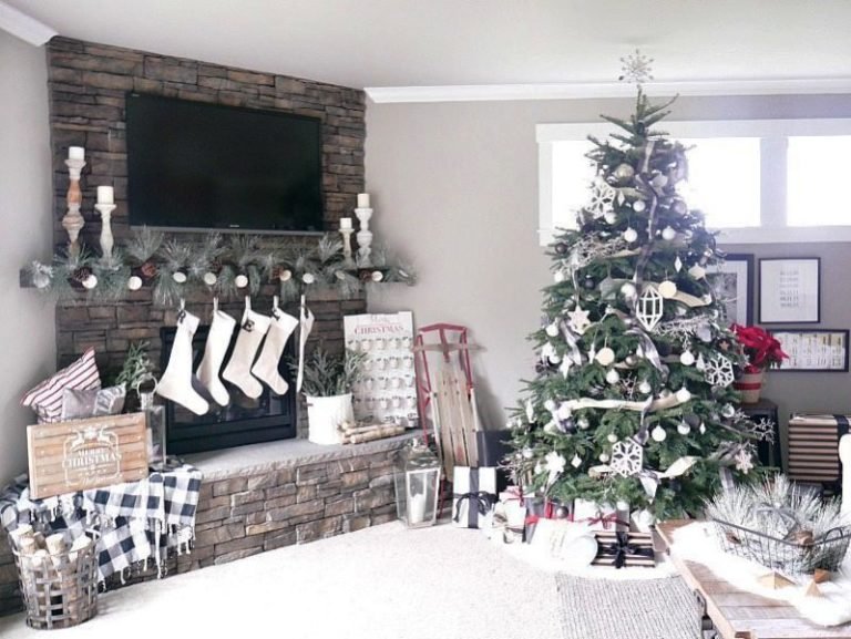 15 Amazing Living Room Decoration For Christmas