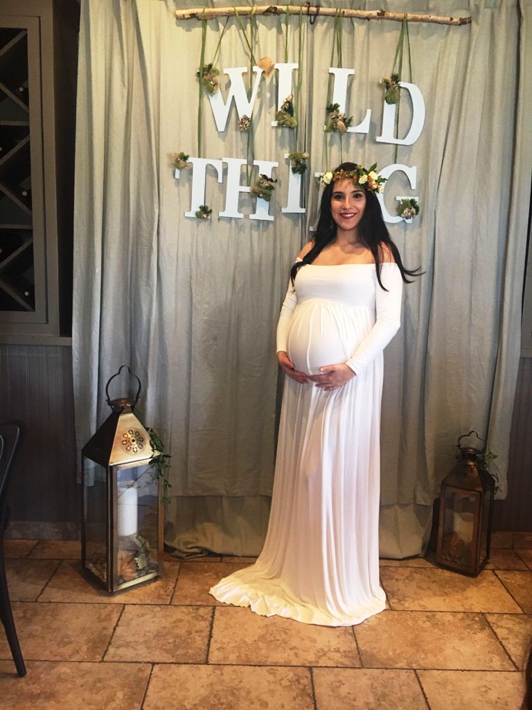 Go Glowing-12 Summer Baby Shower Outfit Ideas To Try Out
